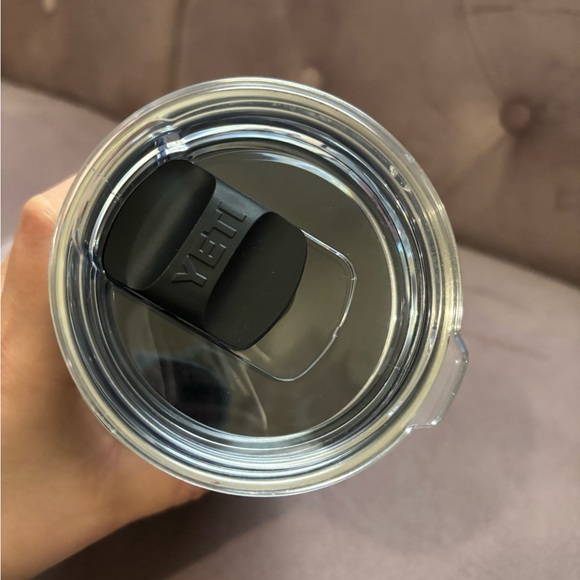 Yeti sharp tail taupe 20oz tumbler - Picture 4 of 5